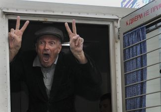 Эдуард Лимонов задержан во время акции протеста «Стратегии-31». 2011 год