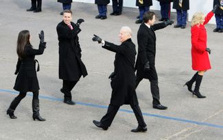 Эшли, Хантер, Джо, Бо и Джилл Байден перед инаугурацией Барака Обамы