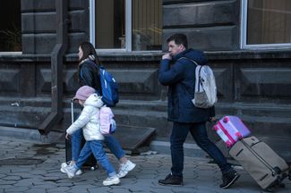 Семья из Москвы, переехавшая в Армению из-за войны. 10 марта 2022 года