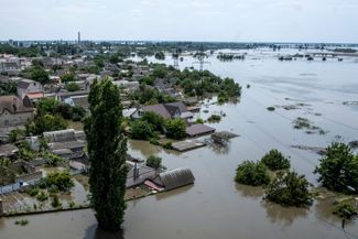 A bird’s eye view of the flooding in Kherson following the <a href="https://meduza.io/en/feature/2023/07/13/life-in-a-flooded-city" rel="noopener noreferrer" target="_blank">destruction of the Kakhovka dam</a>. June 7, 20223.