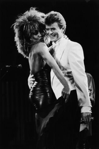 Тина Тернер и Дэвид Боуи на выступлении в Бирмингеме в 1985 году