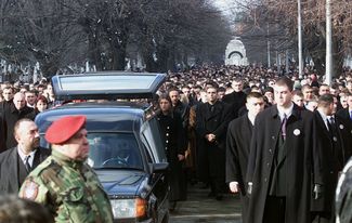 Похороны Желько Ражнатовича — Аркана в Белграде. 20 января 2000 года