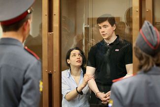 Оглашение приговора Евгении Хасис и Никите Тихонову в Мосгорсуде. 6 июня 2011-го