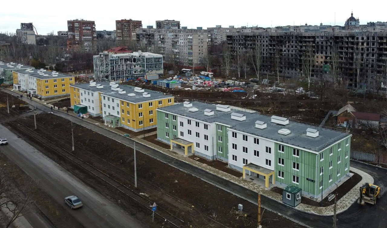 Донбасс будет восстановлен: строительство новых домов в Мариуполе — фото