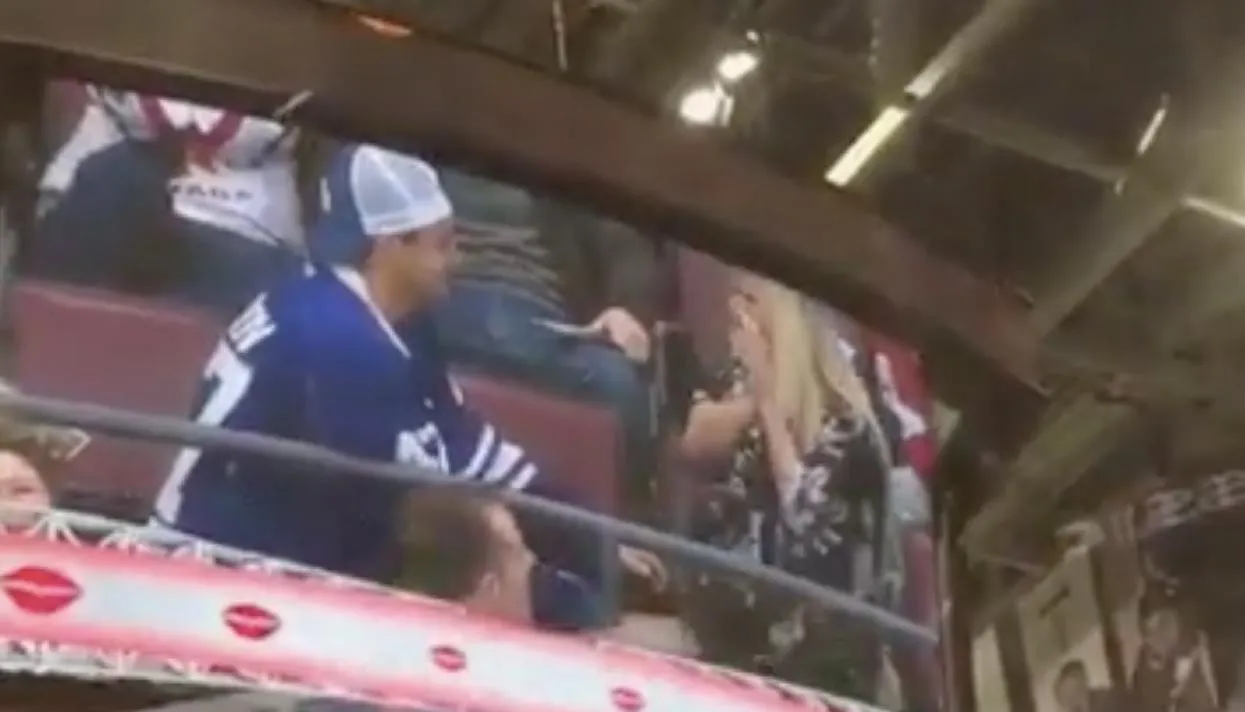 Кадр: TheHockeyVines / Twitter