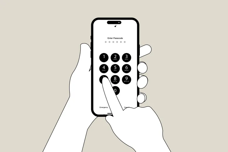 На границе могут сделать полную копию вашего телефона — и точечная чистка переписок в этом случае не поможет. А что поможет?