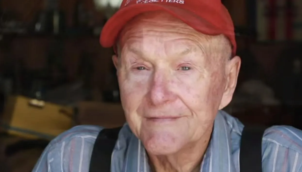 Кадр: Associated Press / YouTube