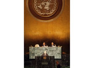1997. Yevgeny Primakov addresses the UN General Assembly.