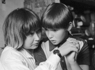 Антон Носик с мамой Викторией Мочаловой