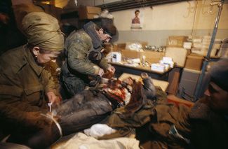 Раненный чеченский боец. Грозный. Январь 1995-го
