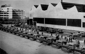 The Chelyabinsk tractor factory behind C-65 (“Stalinets”) tractors it produced in the 1930s