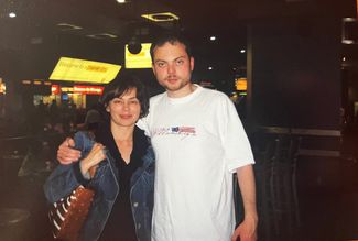 Vladimir Kara-Murza with his mother, Elena Gordon. Mid-2000s.