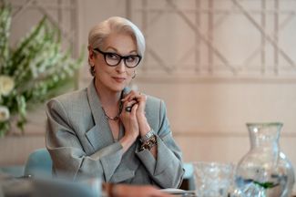 “The Devil Wears Prada 2” is a fitting sequel to the popular comedy with Meryl Streep and Anne Hathaway. Very beautiful and makes no sense at all. That is, everything is according to the law!