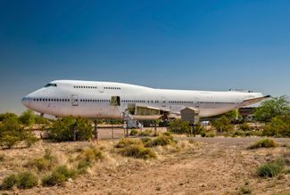 Boeing 747-300 без крыльев и хвоста на базе хранения в пустыне в Аризоне
