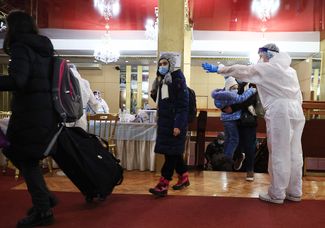Relocated people from the Donbas at a reception center at the Akhtuba Hotel in the town of Volzhsky (Volgograd region). February 20, 2022.