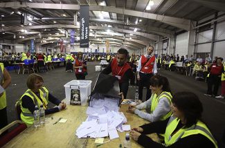 Подсчет бюллетений на референдуме об отделении Шотландии от Великобритании, 18 сентября 2014 года