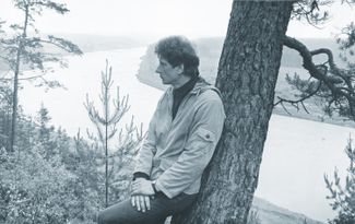 Dainis Īvāns on the bank of the Daugava River, May 1987