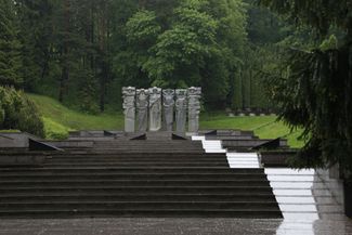 Мемориальный ансамбль советским воинам на Антакальнисском кладбище