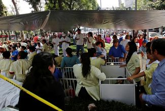 Центр временного размещения для пострадавших от землетрясения в Мехико