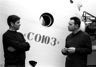 Экипаж космического корабля «Союз-17» — командир Алексей Губарев и бортинженер Георгий Гречко (справа) — в Центре подготовки космонавтов имени Гагарина. 1 декабря 1974 года