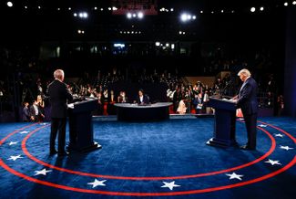 Байден и Трамп на вторых президентских дебатах. Нэшвилл, Теннесси, 22 октября 2020 года