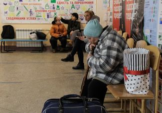 Наталья Неврюева (65 лет) из Авдеевки, которую штурмует Россия, ждет эвакуации в Покровске Донецкой области