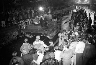 Столкновения военных с демонстрантами на Садовом кольце. Ночь на 21 августа