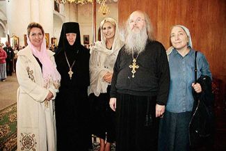 Светлана Медведева с Владимиром Волгиным во время поездки в Серафимо-Дивеевский монастырь. Август 2008 года