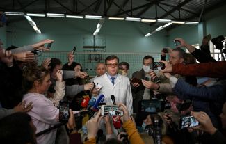 Главврач омской больницы Александр Мураховский. В разговоре с журналистами он перепутал предварительный диагноз Навального