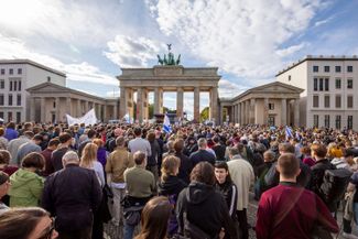Акция солидарности с Израилем у Бранденбургских ворот. Берлин, 8 октября 2023 года