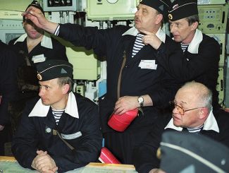 Владимир Путин на командном пункте подводной лодки «Карелия». Мурманская область, 6 апреля 2000-го