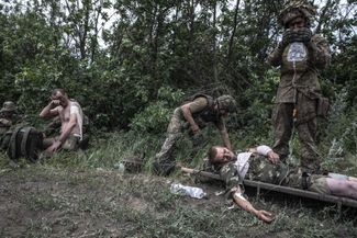 Раненые солдаты украинской воздушно-десантной части около города Лисичанск. 26 июня 2022 года