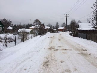 The village of Strugi Krasnye. According to census data from early 2016, the village has a population of around 3,000 people.