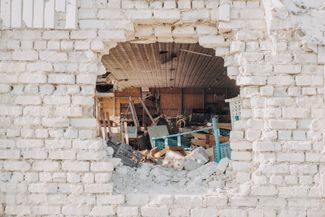С начала контрнаступления ВСУ отвоевала несколько населенных пунктов в Донецкой и Запорожской областях. Освобожденные села практически разрушены — как и этот магазин