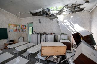 Средняя школа № 91 на улице Бирюзова в Донецке после украинского военного удара по Кировскому району города
