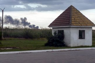 Дым над полями рядом с Измаилом после атаки российских беспилотников
