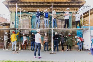 Реставрация дома участниками фестиваля «Том Сойер Фест» в 2019 году