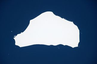 Айсберг размером с Лондон, отколовшийся от Антарктиды
