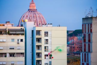 Музыкальный флэшмоб «Выгляну из окна, Рим — мой»