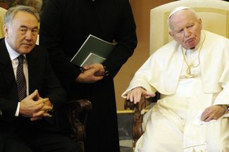 Нурсултан Назарбаев и папа римский Иоанн Павел II в Ватикане, 6 февраля 2003 года