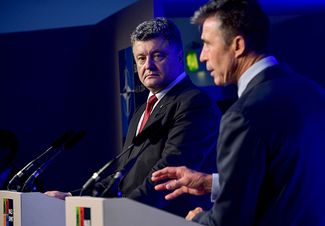 Петр Порошенко и генеральный секретарь НАТО Андерс Фог Расмуссен на саммите альянса в Ньюпорте