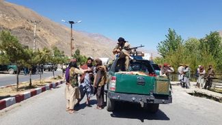 Талибы патрулируют вход в Панджшерское ущелье. 6 сентября 2021 года
