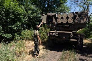Американская установка HIMARS на востоке Украины. 1 июля 2022 года