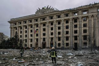 Здание областной администрации Харькова. 1 марта 2022 года