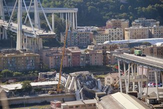 Обрушение моста в Генуе, 15 августа 2018 года.