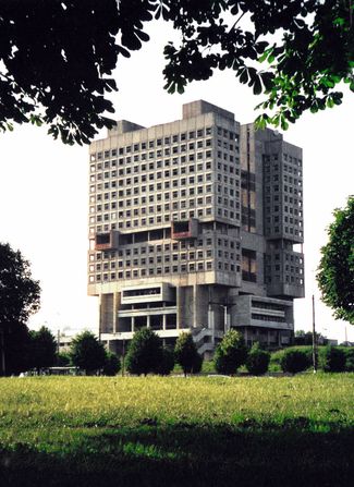 Дом советов в 2002 году
