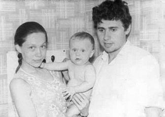 Ольга Гапеева, Глеб Павловский и их сын Сергей. Одесса, 1974 год