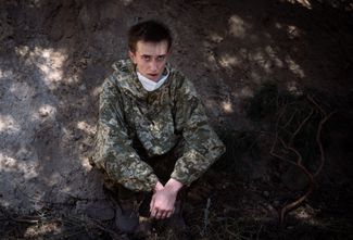 Сдавшийся в плен украинский солдат в самопровозглашенной ЛНР, Старобельский район