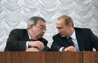 2003. Yevgeny Primakov, now president of the Russian Chamber of Commerce, and Russian President Vladimir Putin.