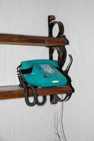 An old wire phone in the colony. However, prisoners contact their relatives using voice over IP (up to 15 minutes a day)